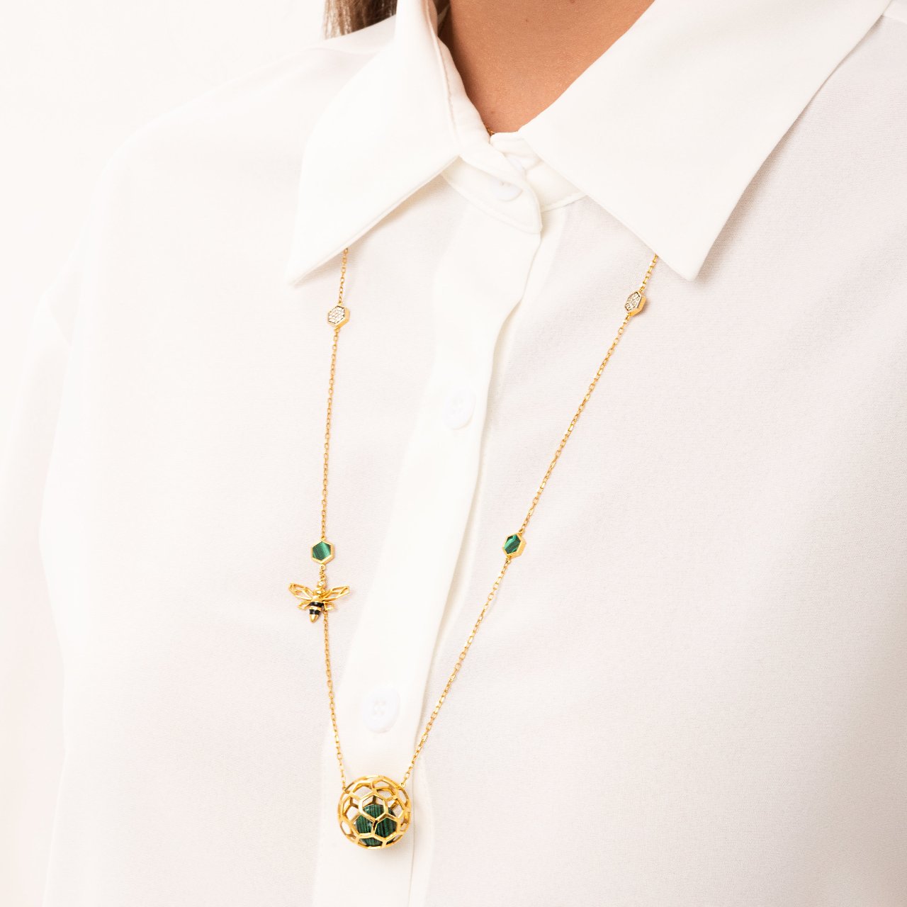 قلادة خفّة الطويلة