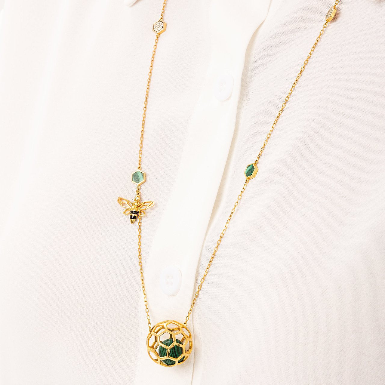 قلادة خفّة الطويلة