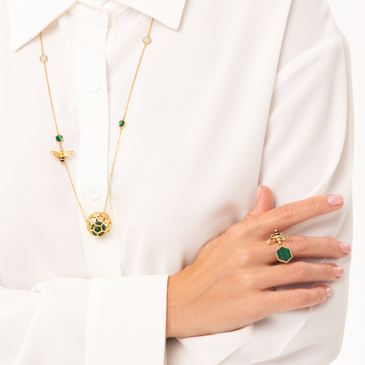 قلادة خفّة الطويلة